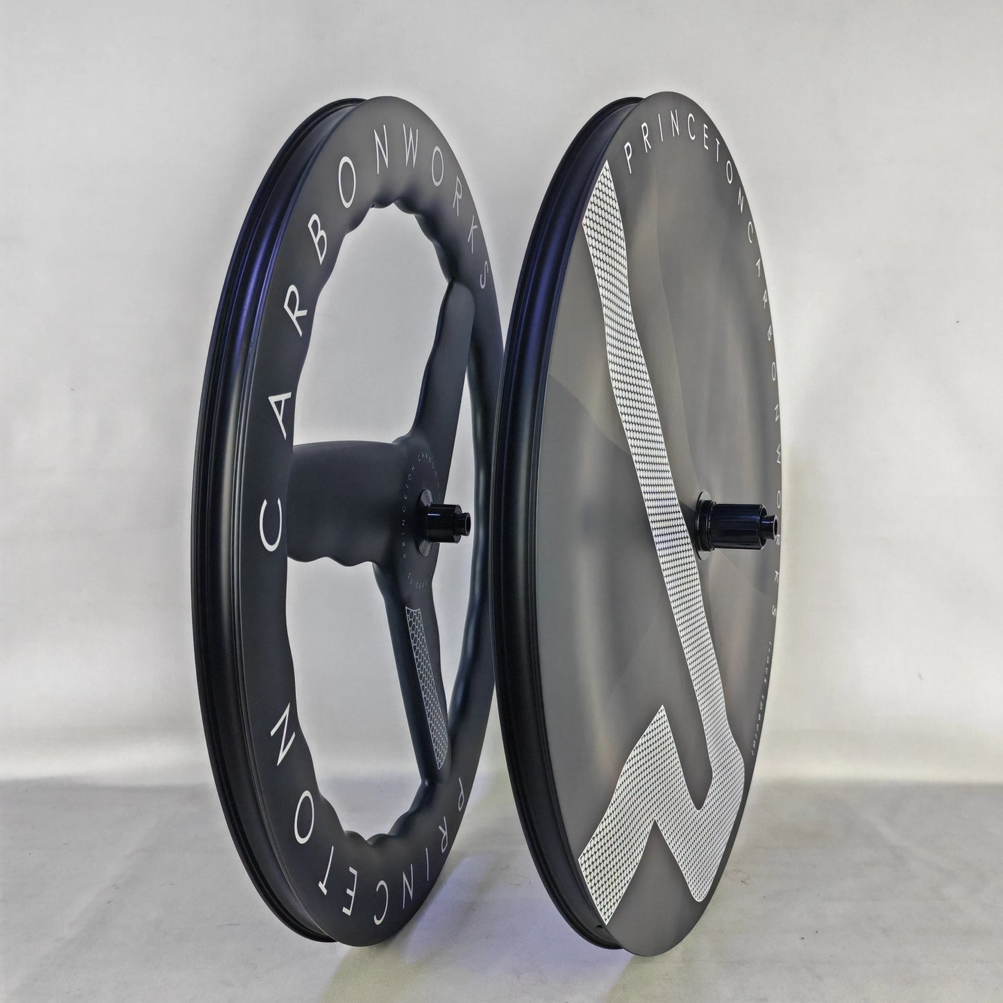 700C Princeton contre le temps piste de route TT vélo vague avant 3 rayons roues à disque arrière jante/frein à disque Tubeless/Tubulaire 28 largeur